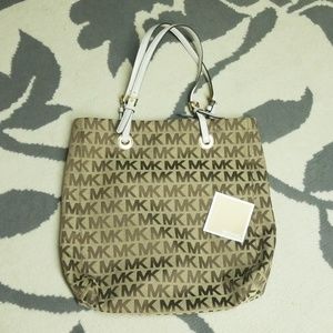 Michael Kors Classic Shoulder Bag